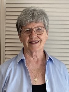 Photo of poet Lynn Hansen