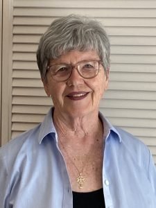 Photo of poet Lynn Hansen